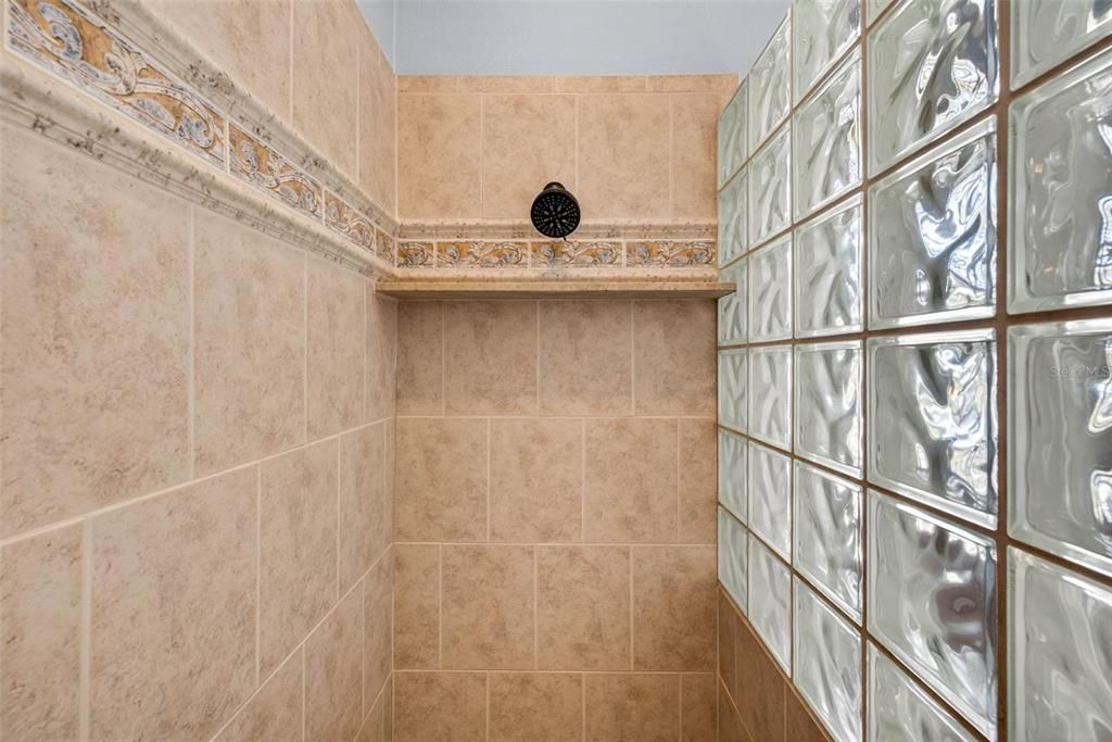 En Venta: $679,000 (3 camas, 2 baños, 1597 Pies cuadrados)
