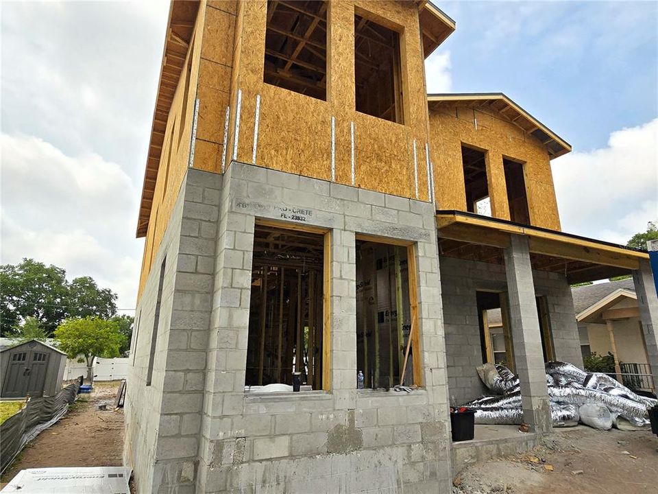 Activo con contrato: $789,000 (4 camas, 3 baños, 2812 Pies cuadrados)