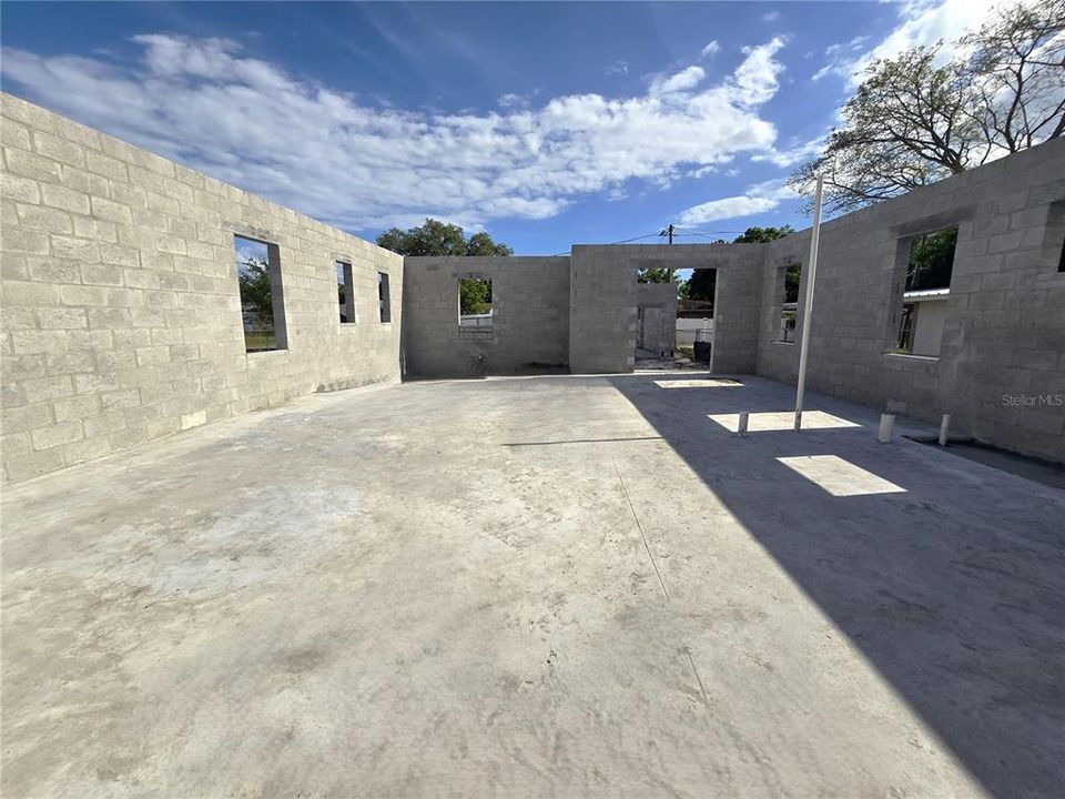 Activo con contrato: $789,000 (4 camas, 3 baños, 2812 Pies cuadrados)