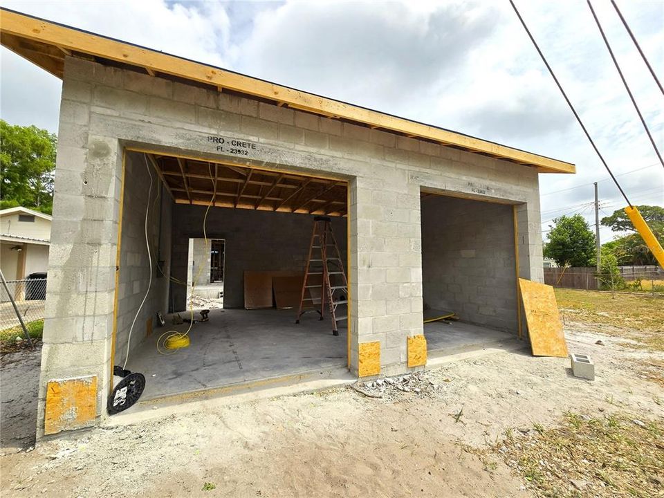 Activo con contrato: $789,000 (4 camas, 3 baños, 2812 Pies cuadrados)