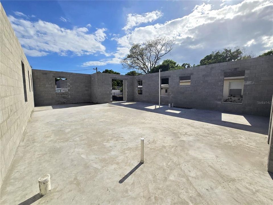 Activo con contrato: $789,000 (4 camas, 3 baños, 2812 Pies cuadrados)