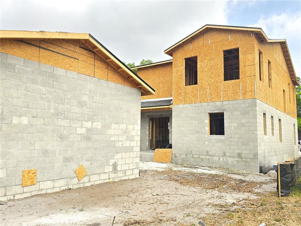 Activo con contrato: $789,000 (4 camas, 3 baños, 2812 Pies cuadrados)