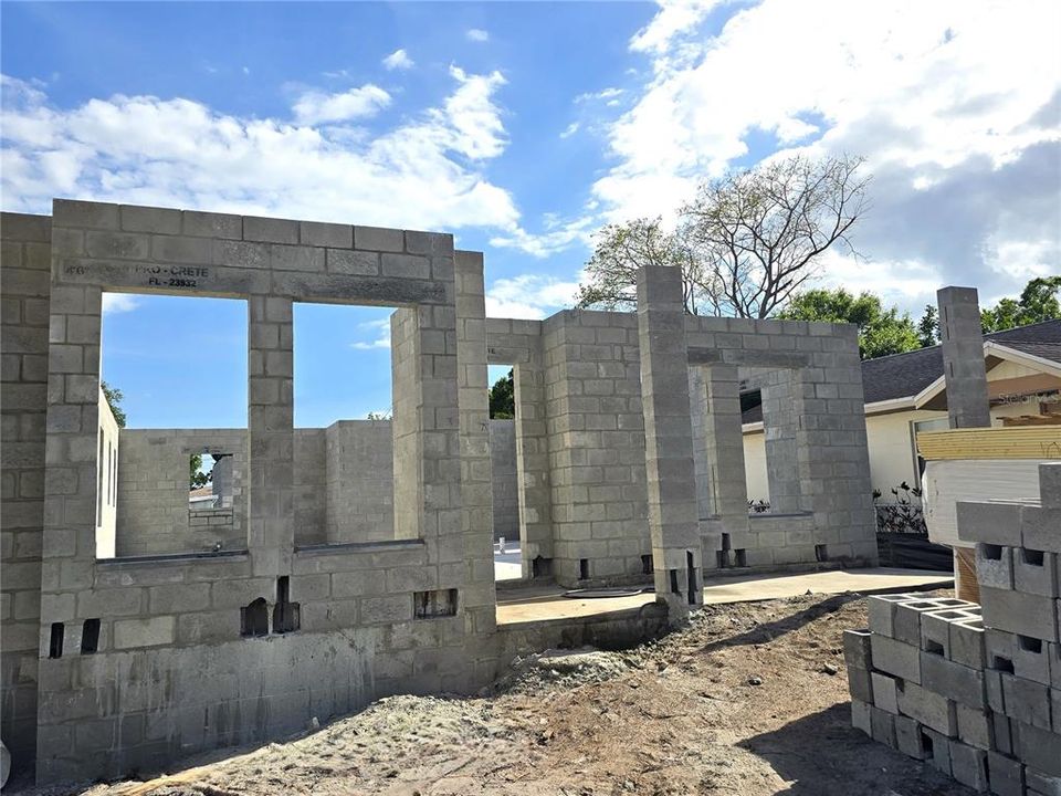 Activo con contrato: $789,000 (4 camas, 3 baños, 2812 Pies cuadrados)