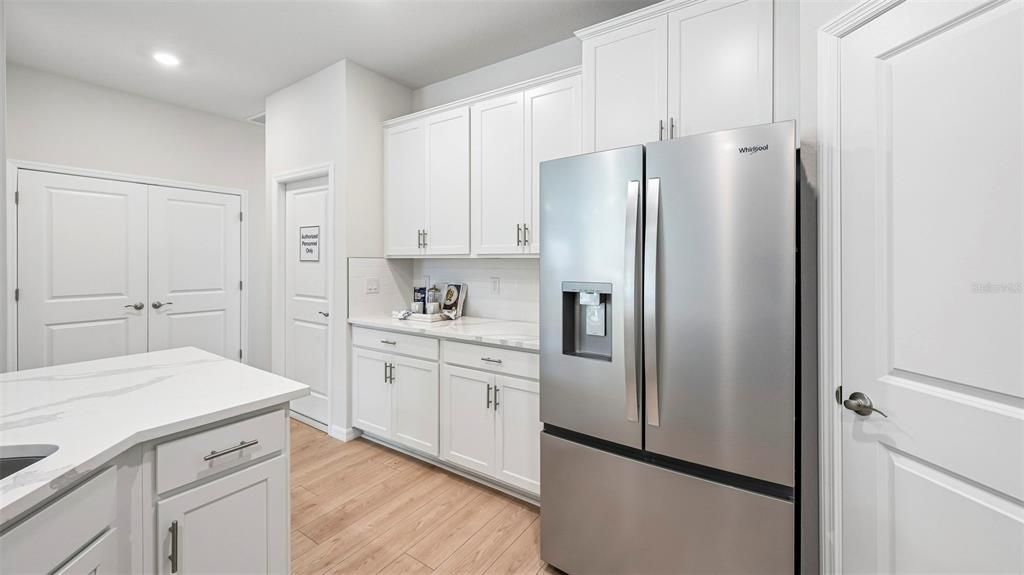 Active With Contract: $314,000 (3 beds, 2 baths, 1565 Square Feet)