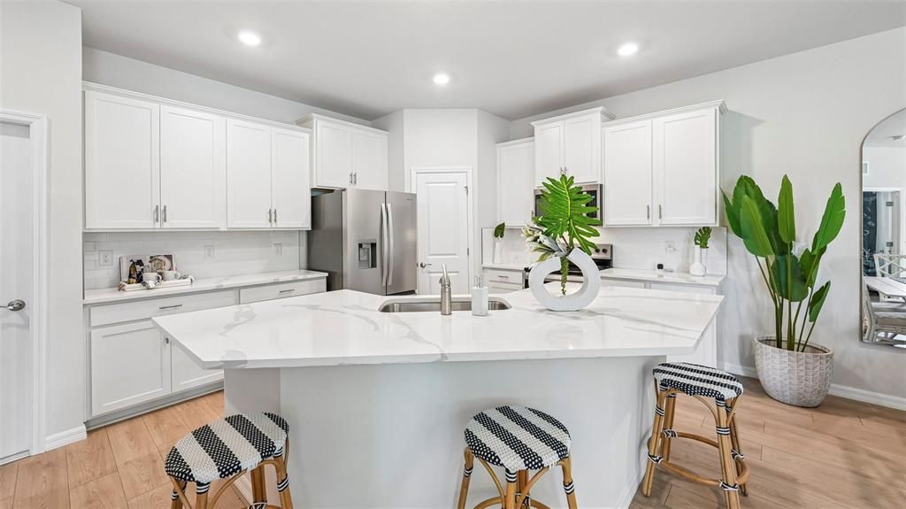 Active With Contract: $314,000 (3 beds, 2 baths, 1565 Square Feet)