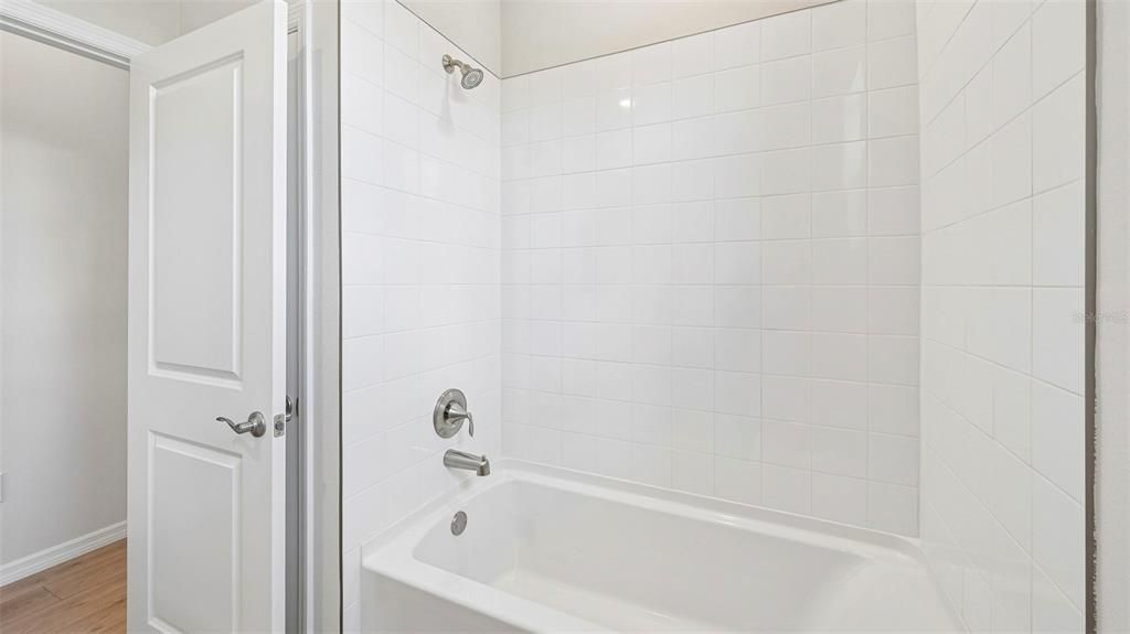 Active With Contract: $314,000 (3 beds, 2 baths, 1565 Square Feet)