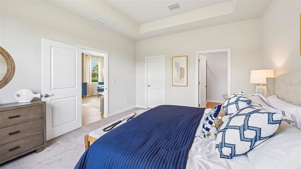Active With Contract: $314,000 (3 beds, 2 baths, 1565 Square Feet)