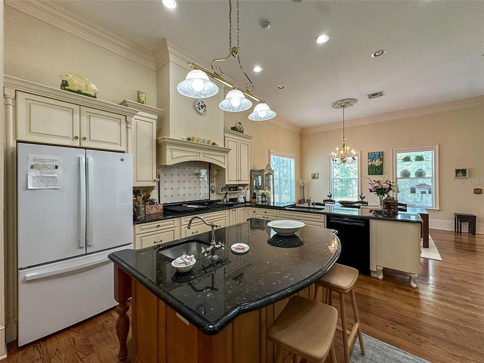 For Rent: $9,500 (4 beds, 3 baths, 4345 Square Feet)