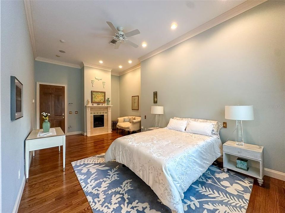 For Rent: $9,500 (4 beds, 3 baths, 4345 Square Feet)