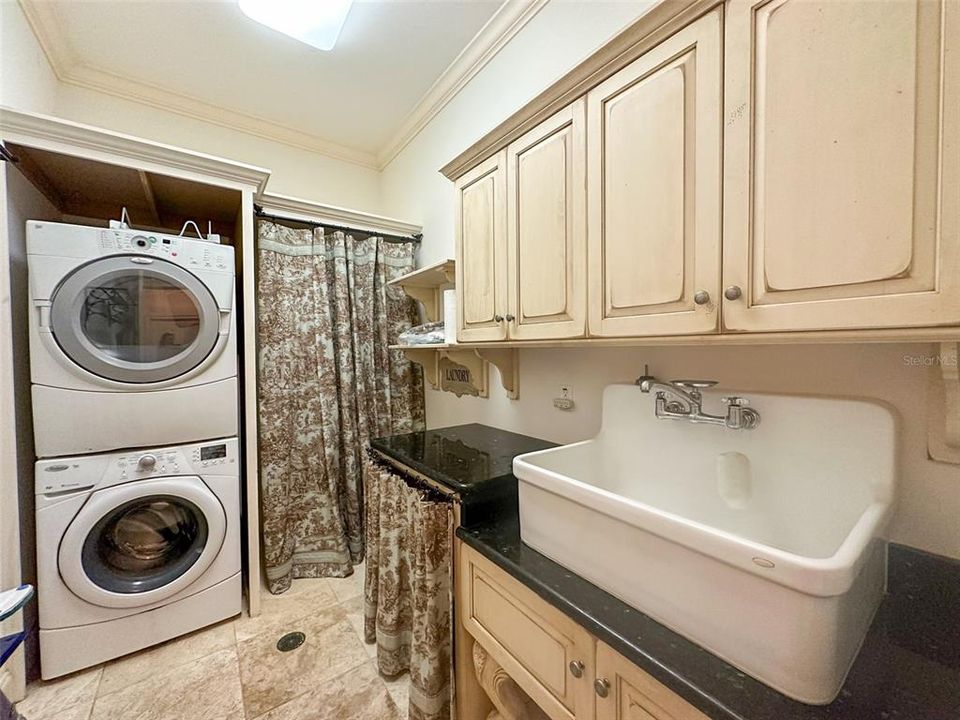 For Rent: $9,500 (4 beds, 3 baths, 4345 Square Feet)