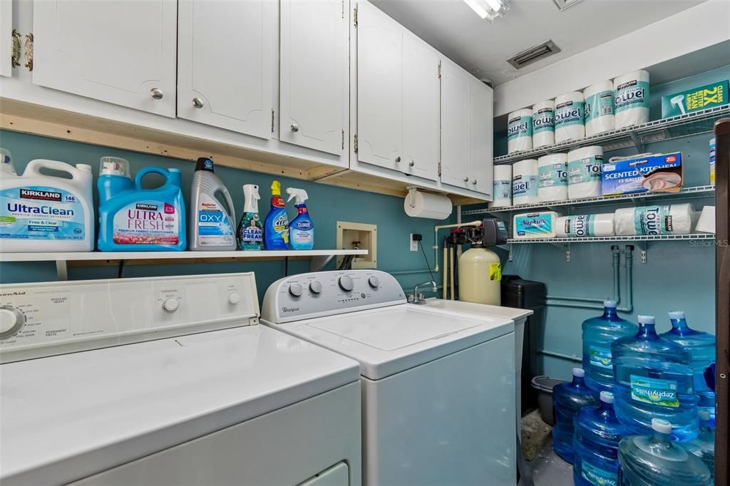 Active With Contract: $550,000 (3 beds, 2 baths, 1839 Square Feet)