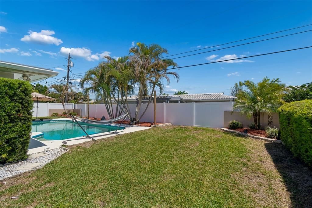 Active With Contract: $550,000 (3 beds, 2 baths, 1839 Square Feet)