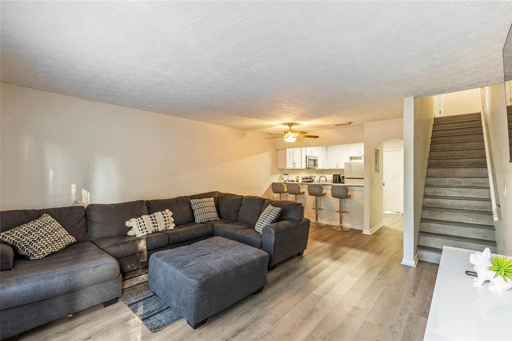 En Venta: $217,000 (3 camas, 2 baños, 1280 Pies cuadrados)