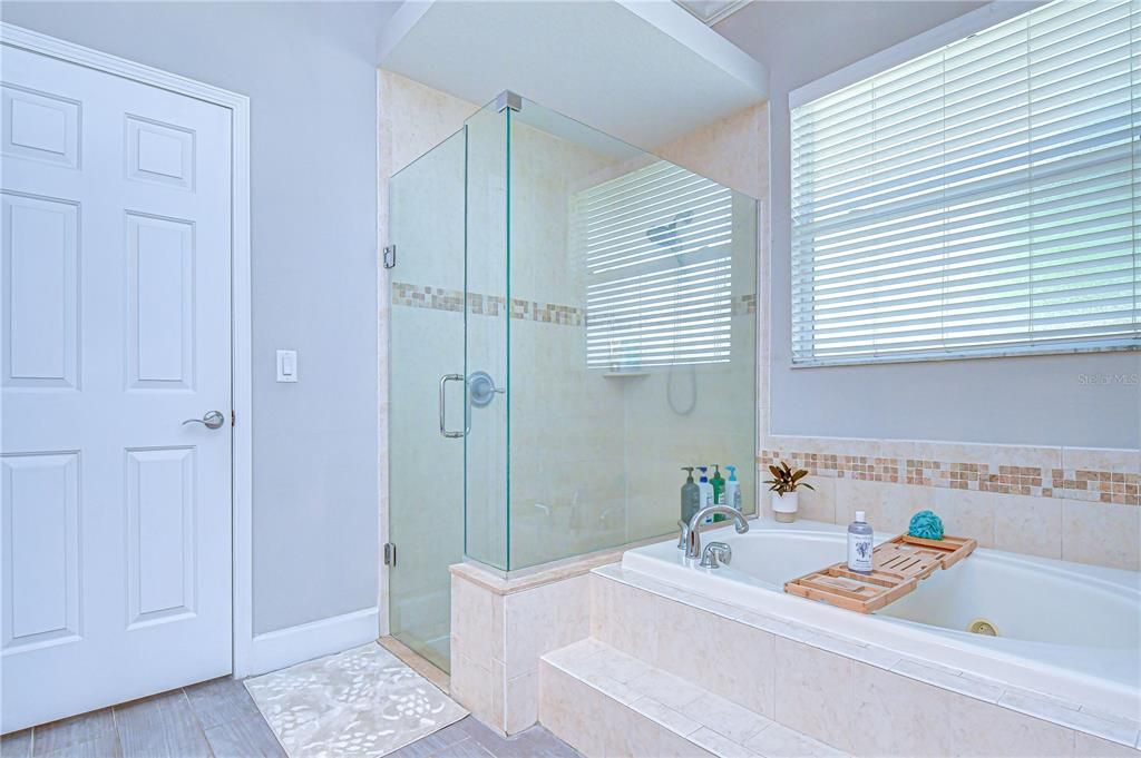 Active With Contract: $689,000 (4 beds, 3 baths, 2919 Square Feet)