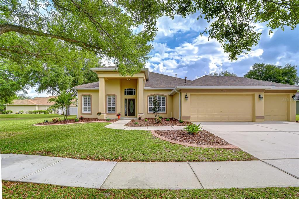 Active With Contract: $689,000 (4 beds, 3 baths, 2919 Square Feet)