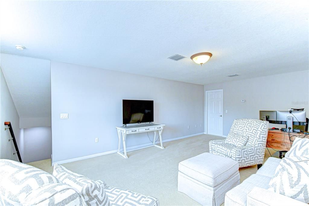 Active With Contract: $689,000 (4 beds, 3 baths, 2919 Square Feet)