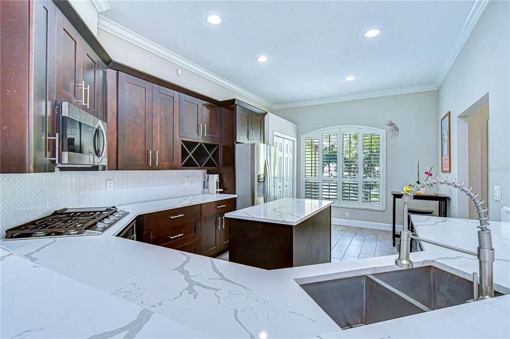 Active With Contract: $689,000 (4 beds, 3 baths, 2919 Square Feet)
