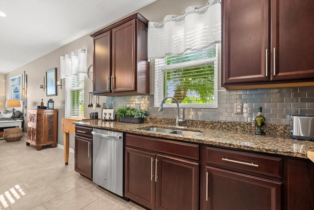 Active With Contract: $559,900 (4 beds, 2 baths, 2406 Square Feet)