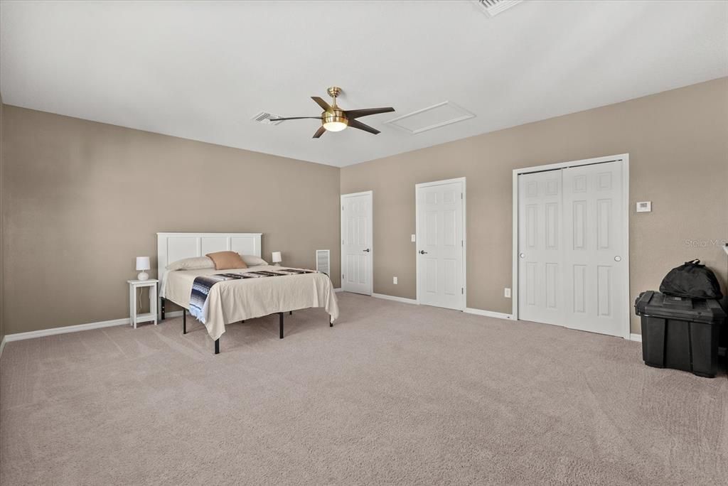Active With Contract: $559,900 (4 beds, 2 baths, 2406 Square Feet)
