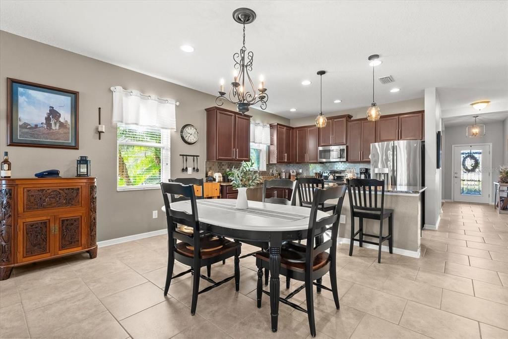 Active With Contract: $559,900 (4 beds, 2 baths, 2406 Square Feet)