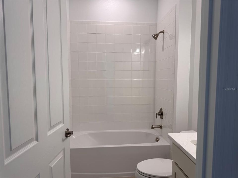 Под контрактом: $579,990 (5 спален, 3 ванн, 2896 Квадратных фут)