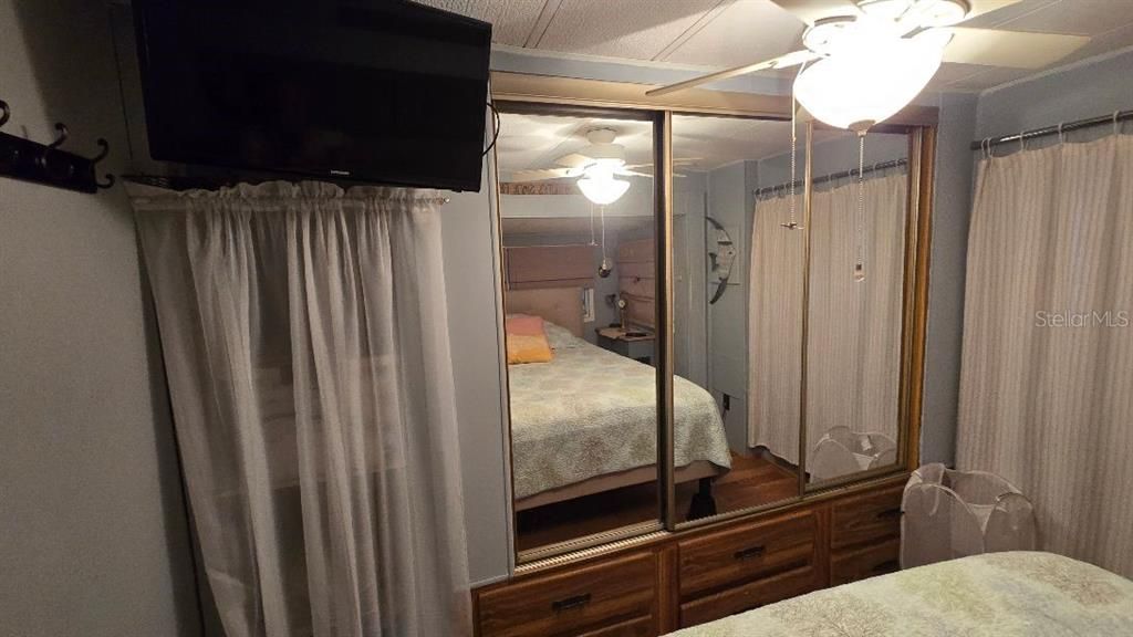 На продажу: $89,900 (1 спален, 1 ванн, 380 Квадратных фут)