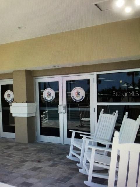 For Sale: $139,900 (2 beds, 2 baths, 800 Square Feet)