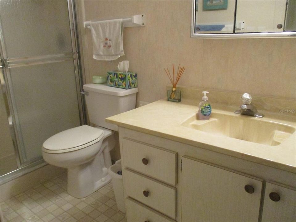 For Sale: $139,900 (2 beds, 2 baths, 800 Square Feet)