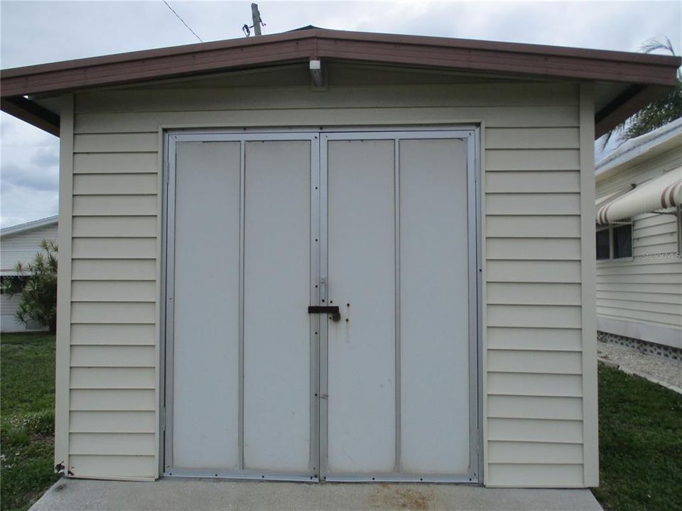 For Sale: $139,900 (2 beds, 2 baths, 800 Square Feet)