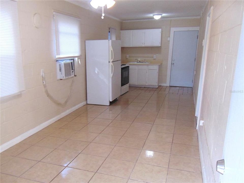 For Rent: $1,025 (2 beds, 1 baths, 600 Square Feet)