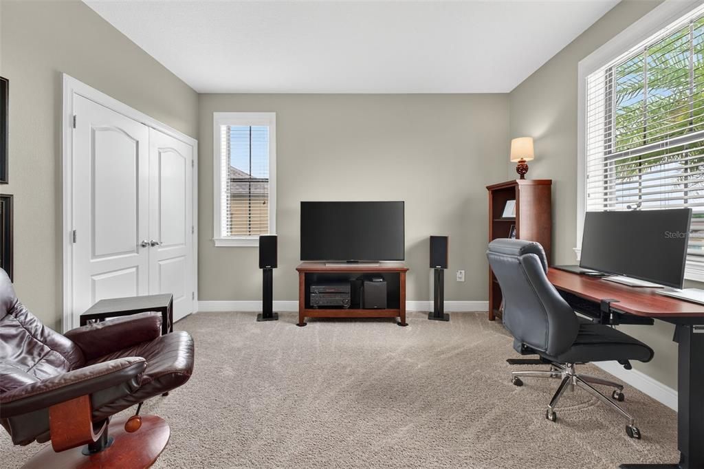 Active With Contract: $879,900 (5 beds, 4 baths, 4566 Square Feet)