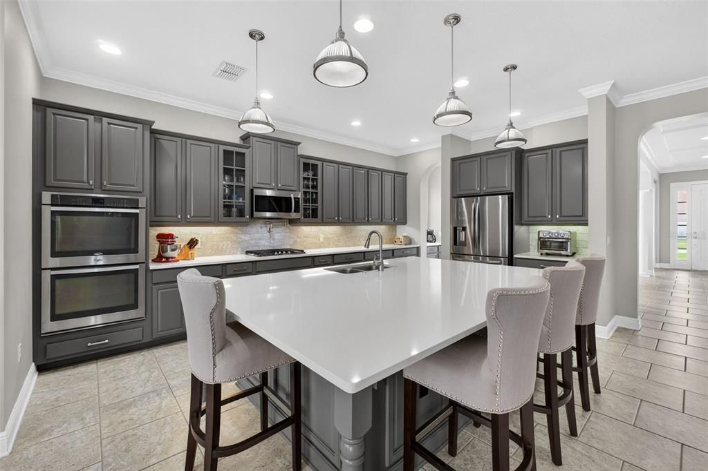 Active With Contract: $879,900 (5 beds, 4 baths, 4566 Square Feet)