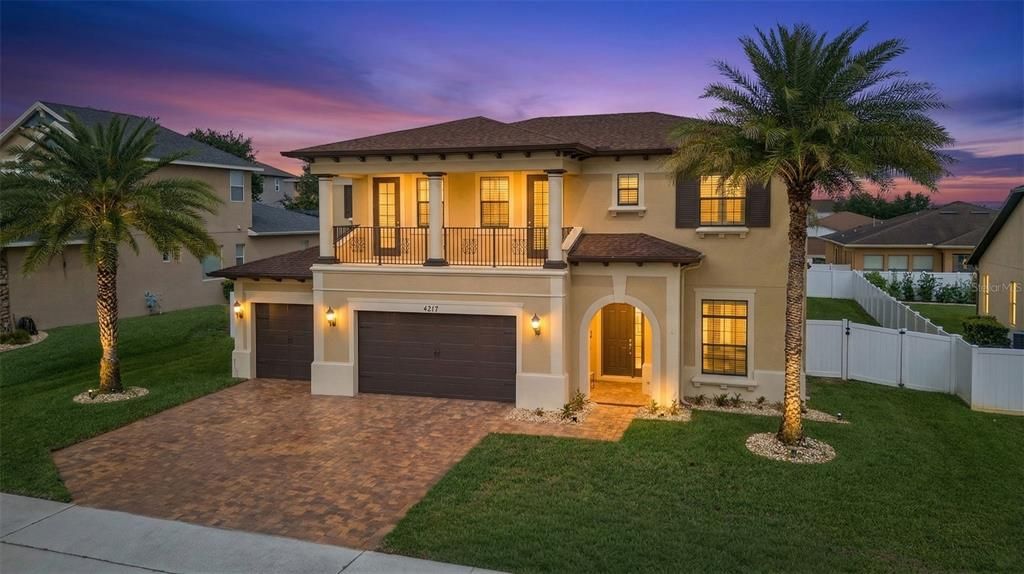 Active With Contract: $879,900 (5 beds, 4 baths, 4566 Square Feet)