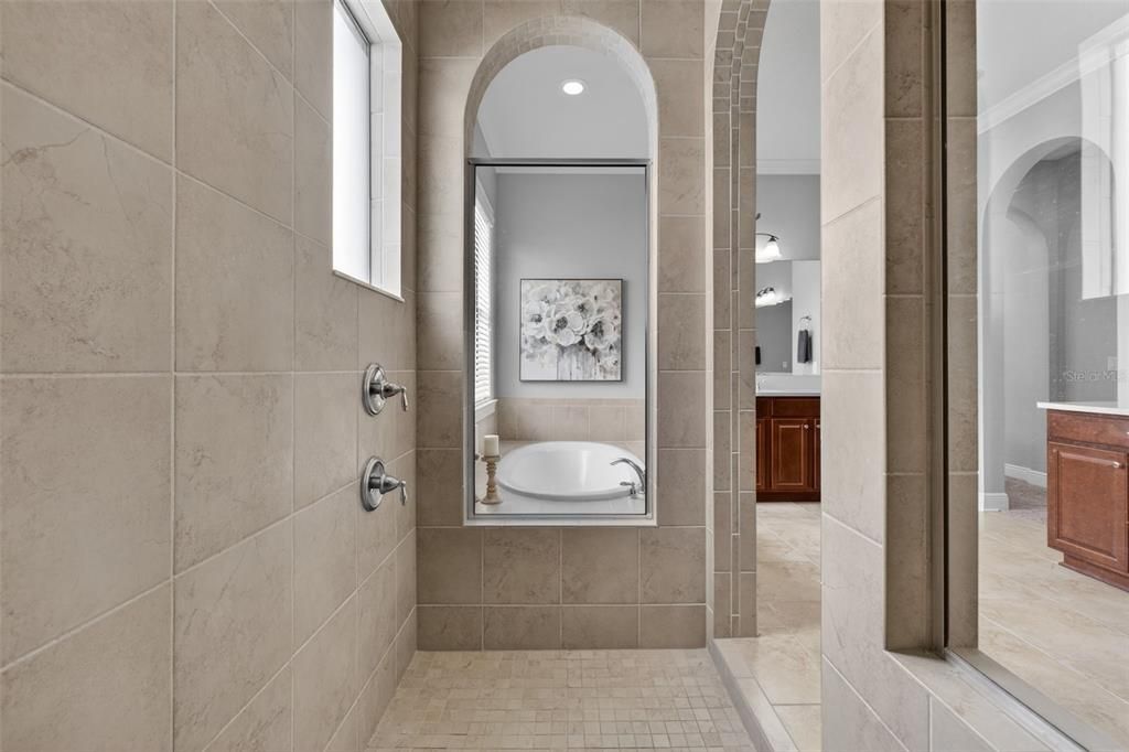Active With Contract: $879,900 (5 beds, 4 baths, 4566 Square Feet)