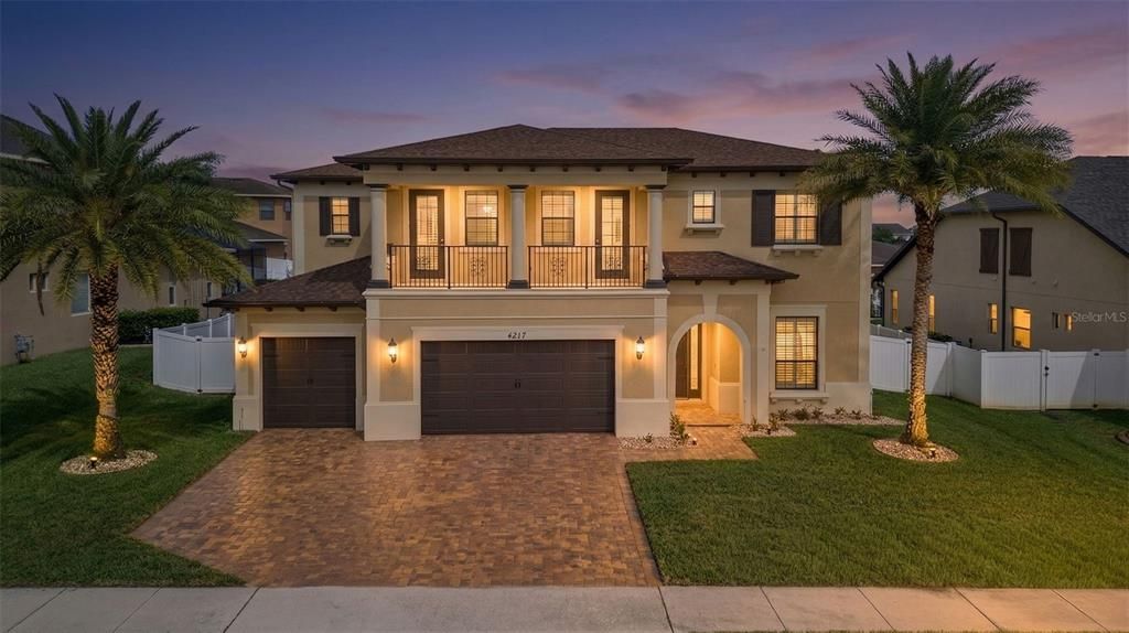 Active With Contract: $879,900 (5 beds, 4 baths, 4566 Square Feet)