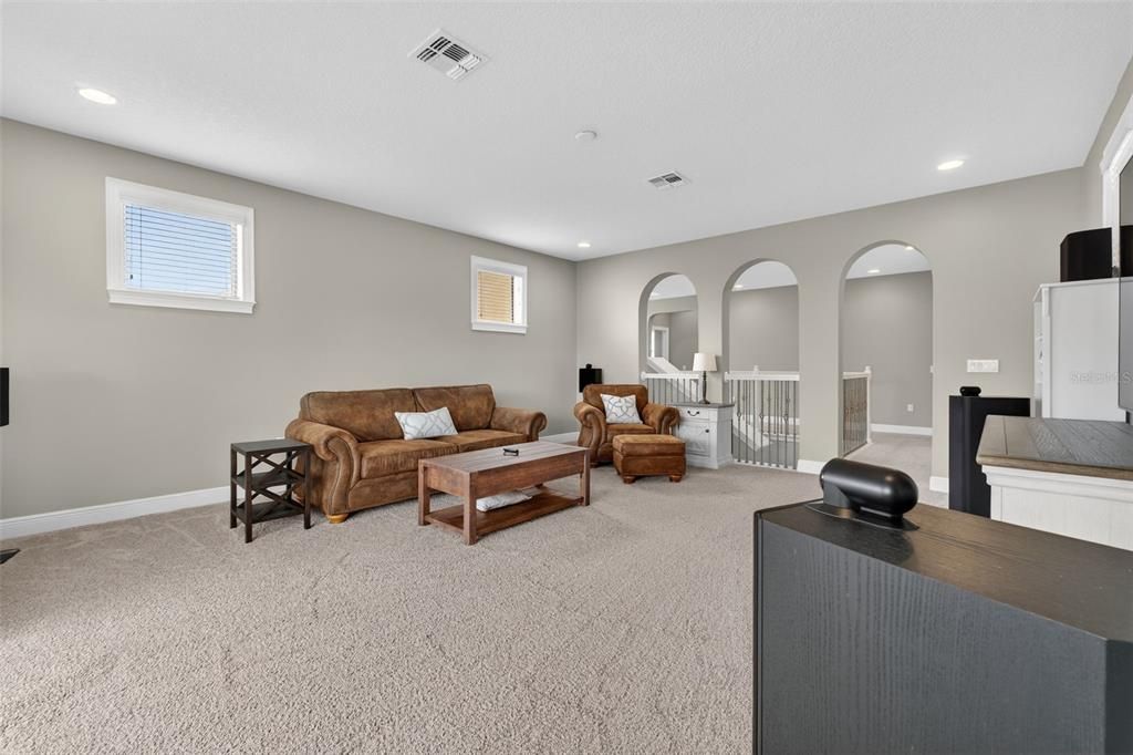 Active With Contract: $879,900 (5 beds, 4 baths, 4566 Square Feet)