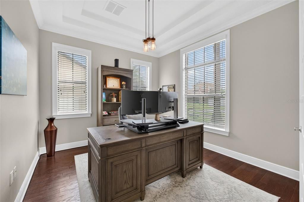 Active With Contract: $879,900 (5 beds, 4 baths, 4566 Square Feet)