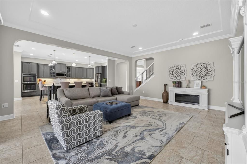 Active With Contract: $879,900 (5 beds, 4 baths, 4566 Square Feet)