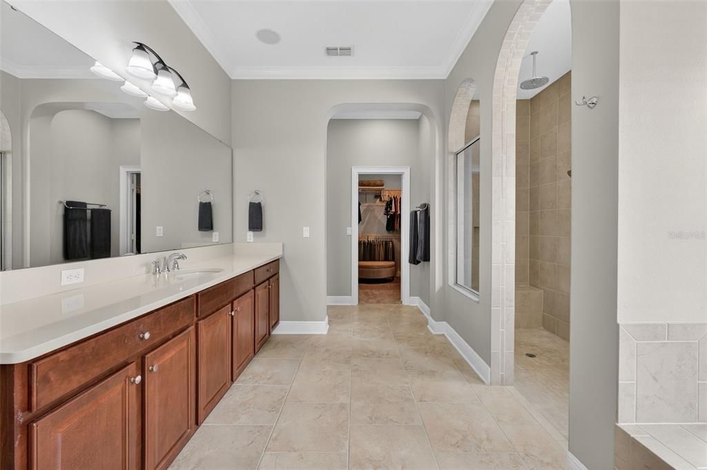 Active With Contract: $879,900 (5 beds, 4 baths, 4566 Square Feet)