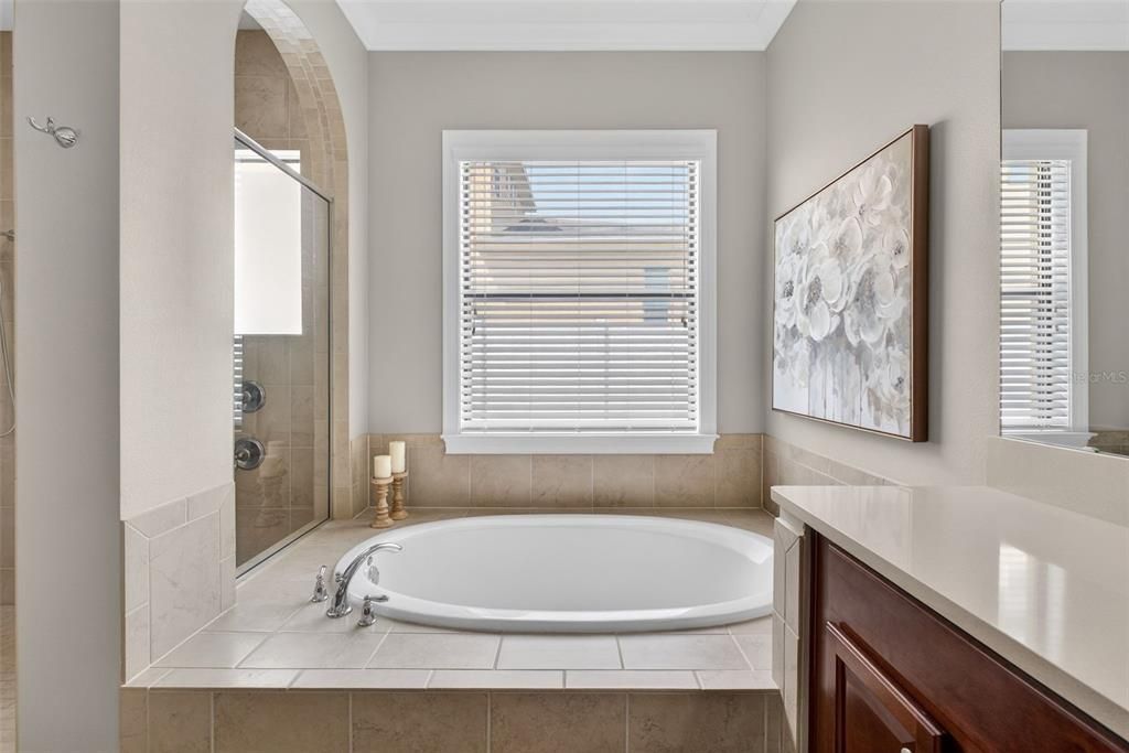 Active With Contract: $879,900 (5 beds, 4 baths, 4566 Square Feet)