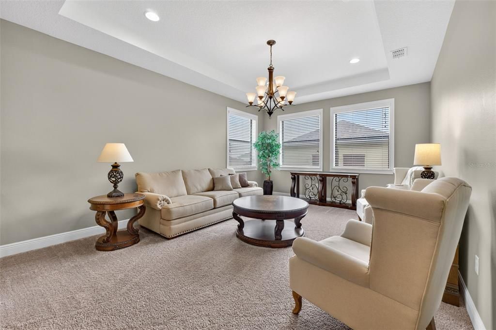 Active With Contract: $879,900 (5 beds, 4 baths, 4566 Square Feet)