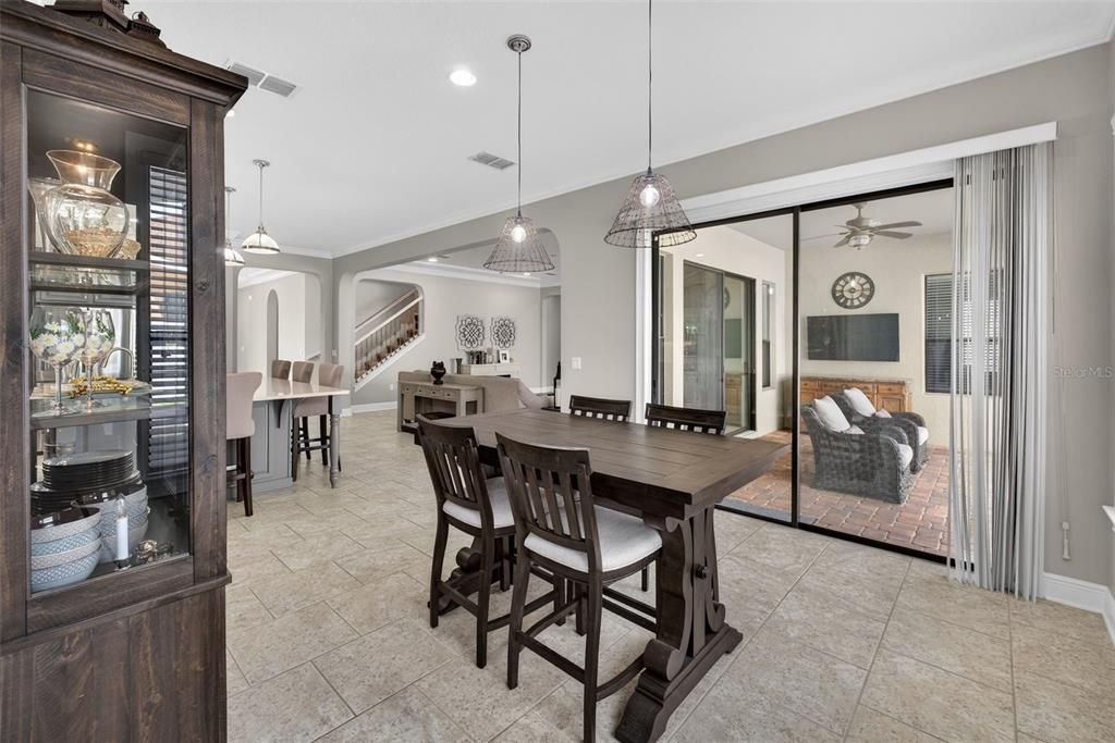 Active With Contract: $879,900 (5 beds, 4 baths, 4566 Square Feet)