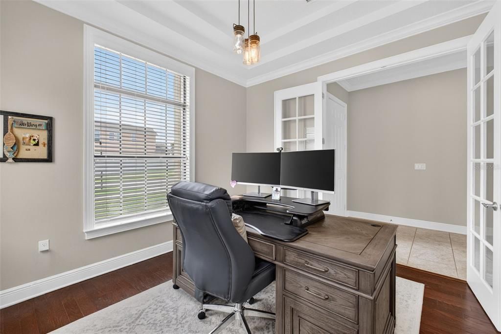 Active With Contract: $879,900 (5 beds, 4 baths, 4566 Square Feet)