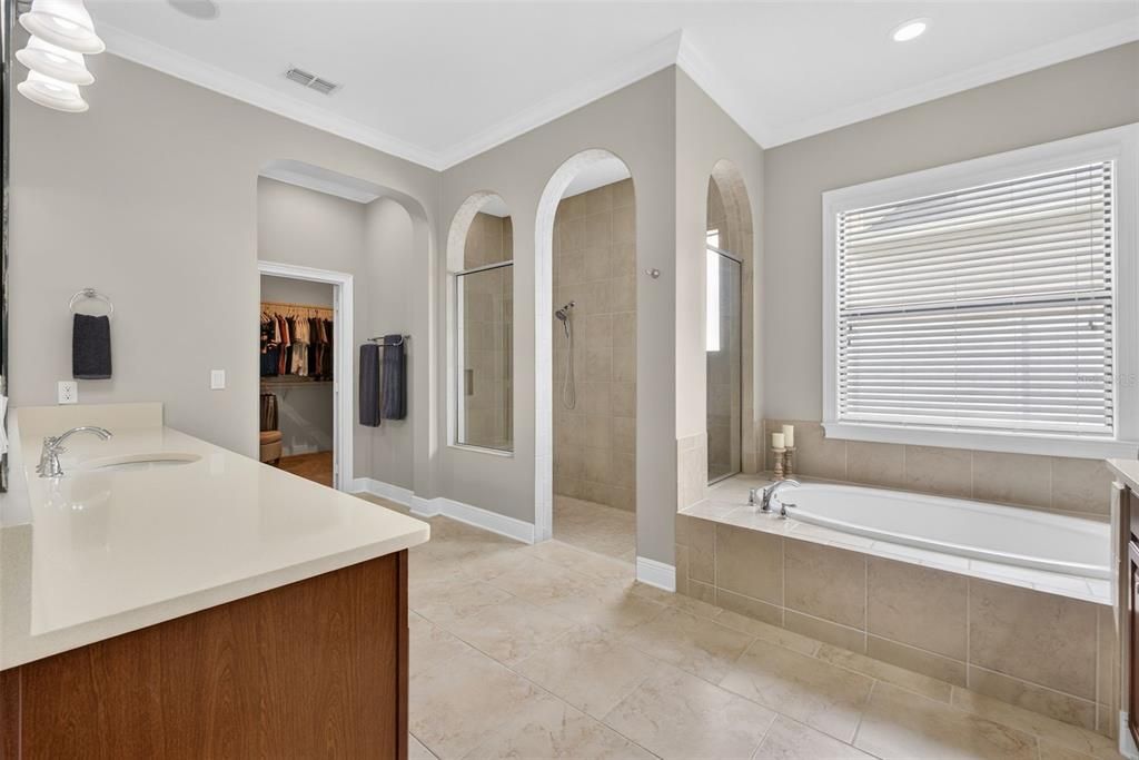 Active With Contract: $879,900 (5 beds, 4 baths, 4566 Square Feet)