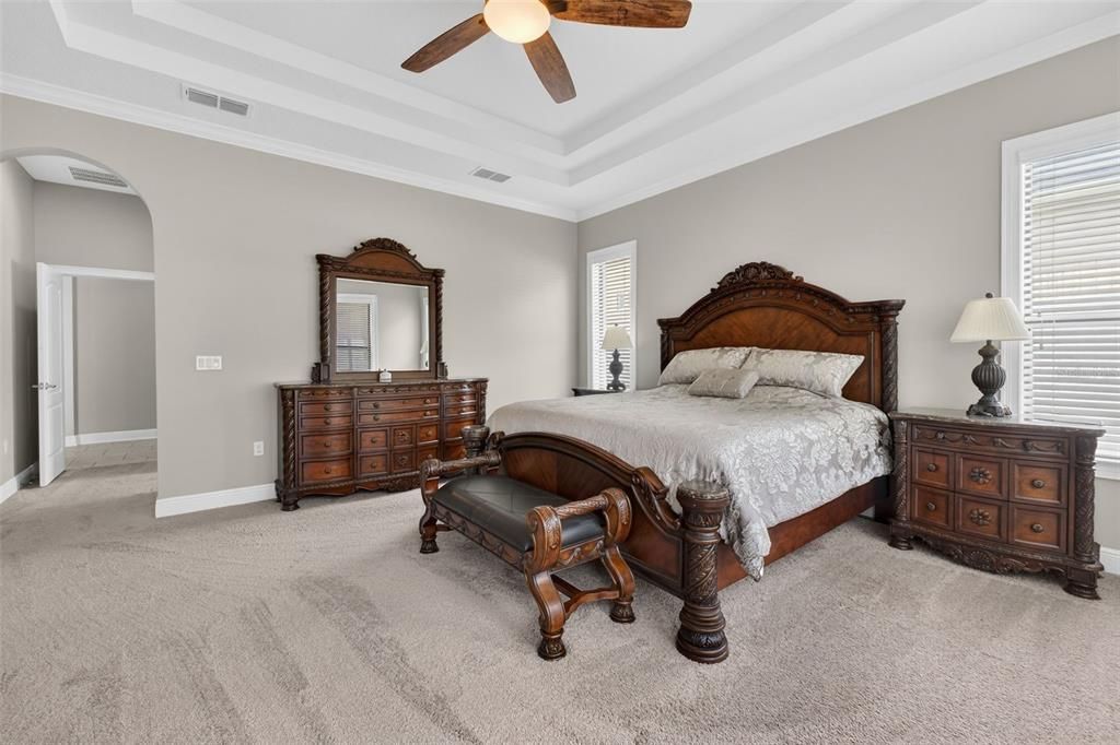 Active With Contract: $879,900 (5 beds, 4 baths, 4566 Square Feet)