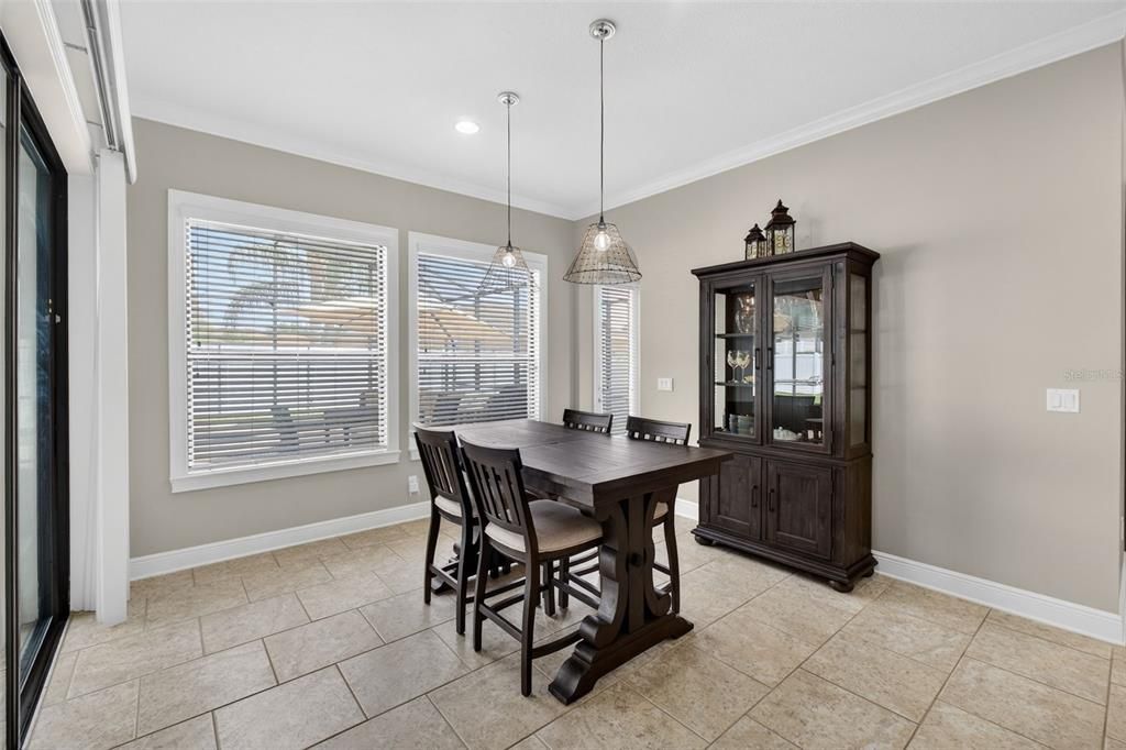 Active With Contract: $879,900 (5 beds, 4 baths, 4566 Square Feet)