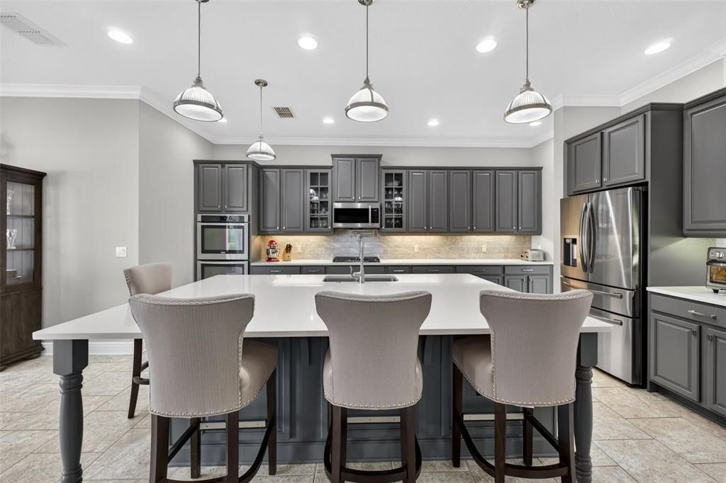 Active With Contract: $879,900 (5 beds, 4 baths, 4566 Square Feet)