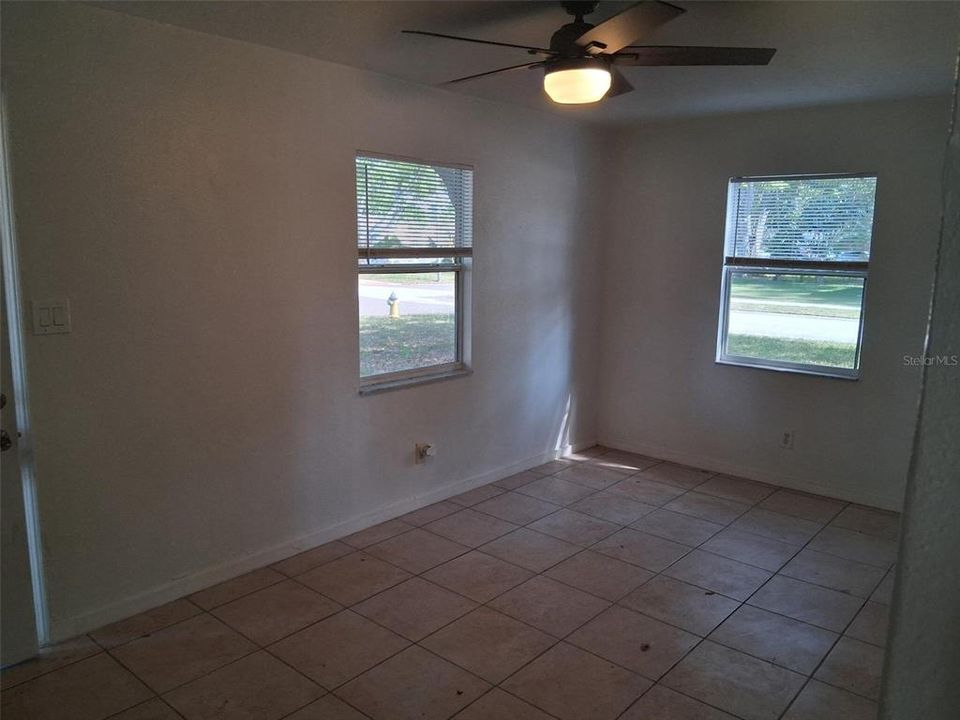 Active With Contract: $225,000 (3 beds, 2 baths, 1400 Square Feet)