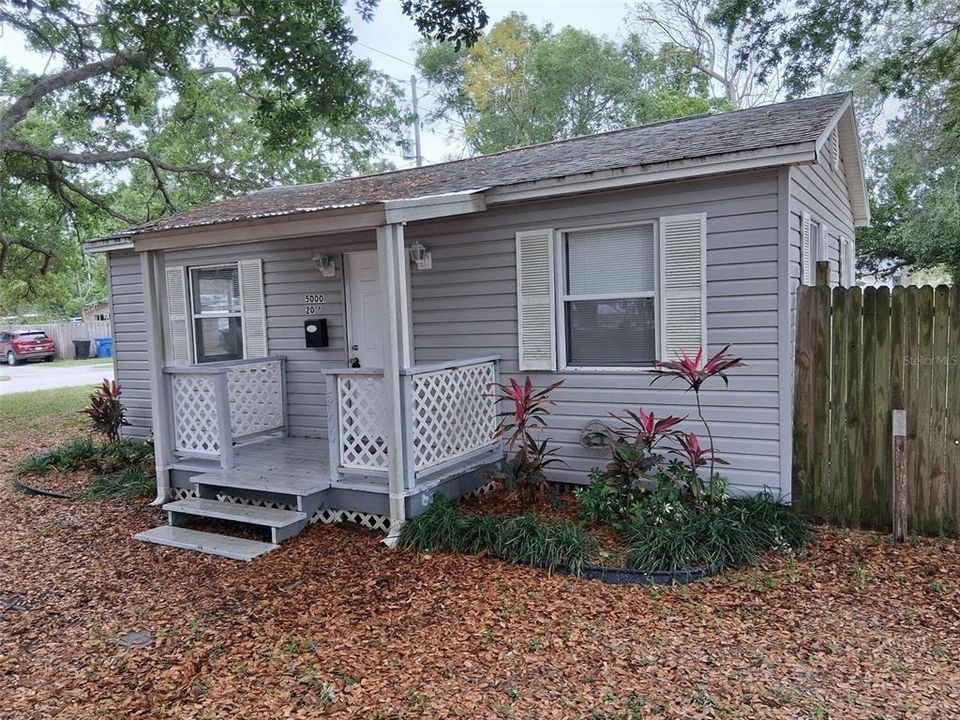 Active With Contract: $225,000 (3 beds, 2 baths, 1400 Square Feet)