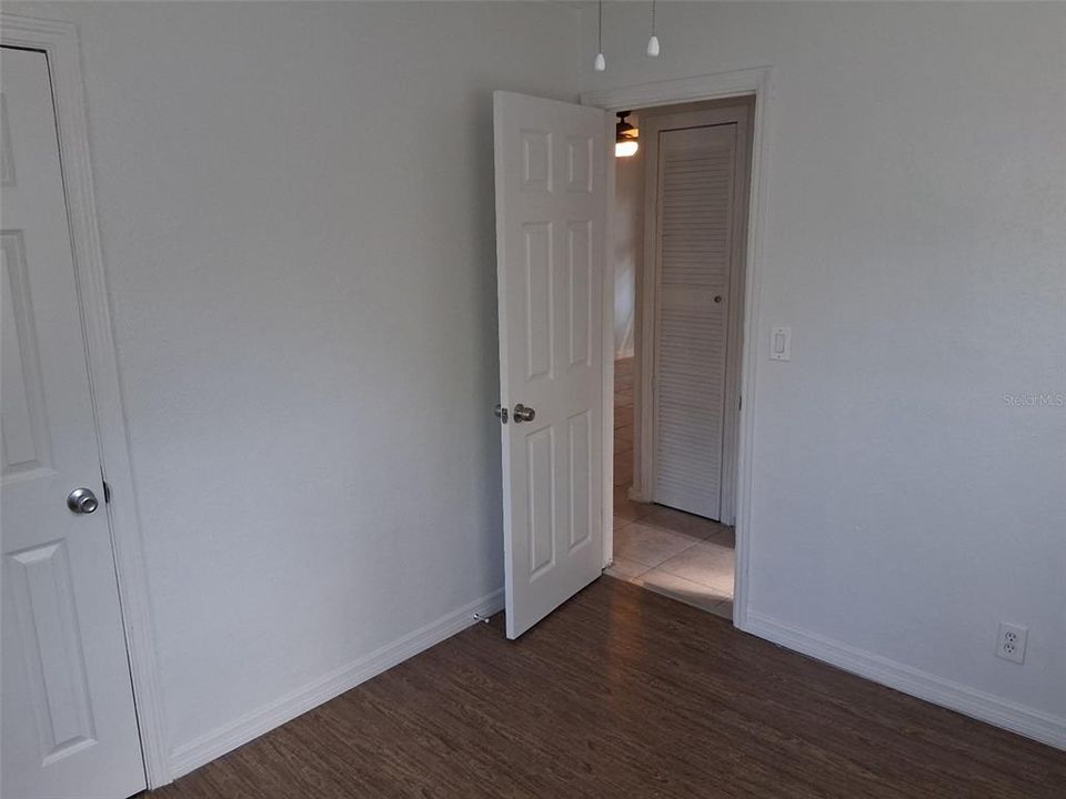 Active With Contract: $225,000 (3 beds, 2 baths, 1400 Square Feet)